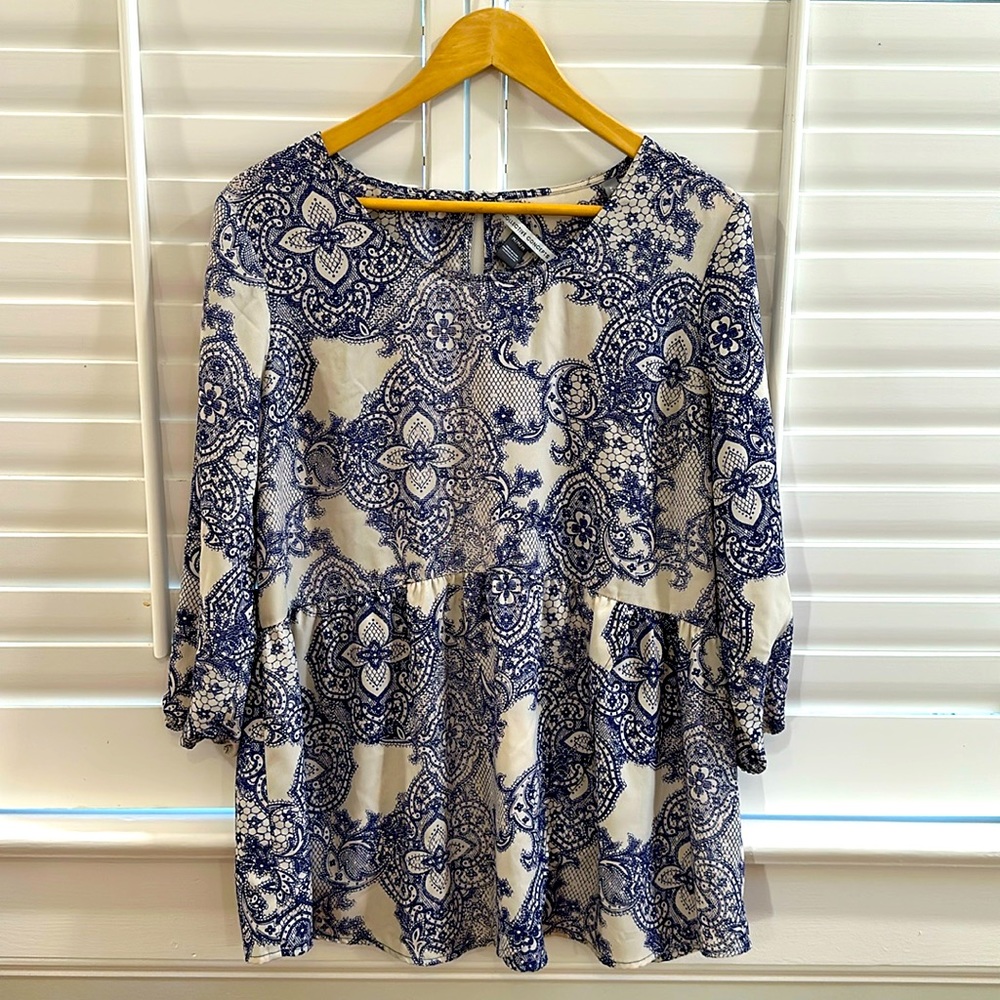 Blue & white/cream floral maternity blouse, size M